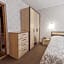 Hotel Mir