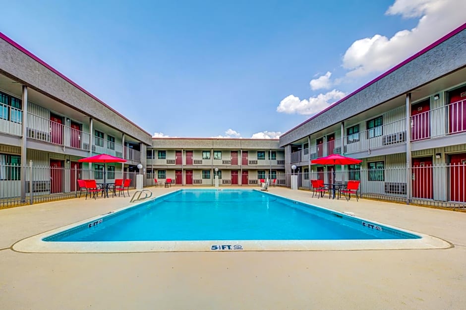 Red Roof Inn Lewisville