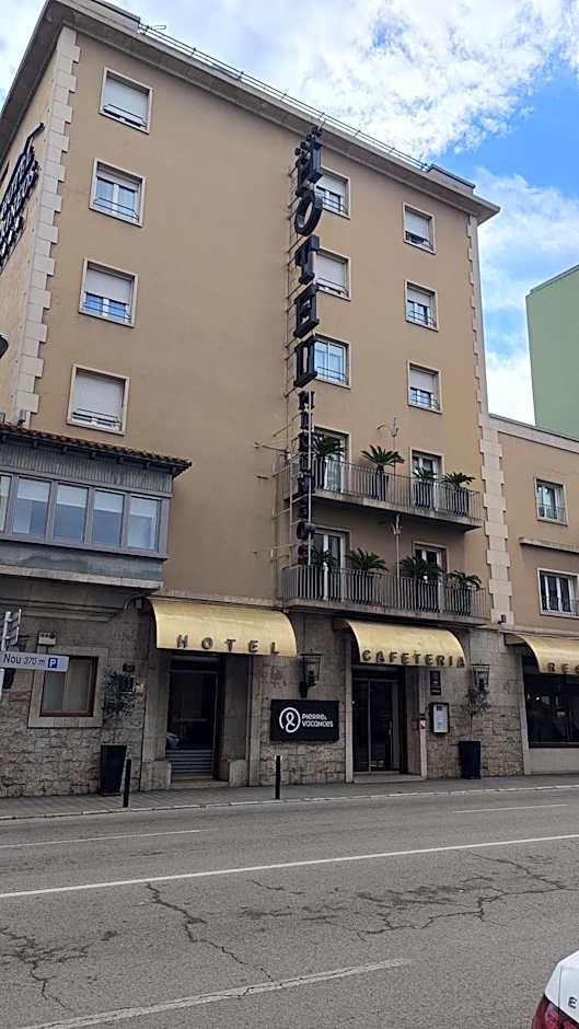 Hotel Pirineos
