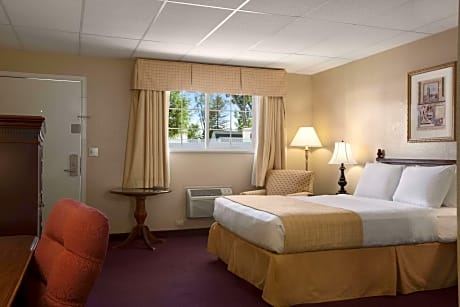 1 Queen Bed Non-Smoking