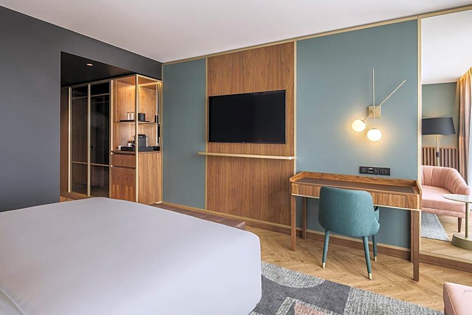 Renaissance Porto Lapa Hotel