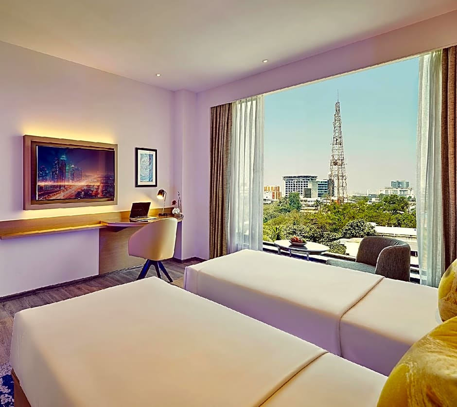 Vivanta Navi Mumbai, Turbhe