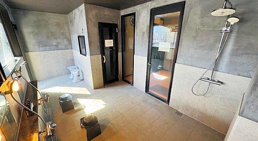 Shoji Lake Hotel