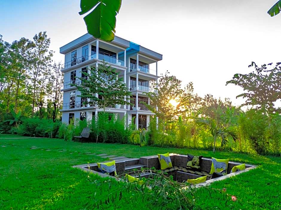 Shose Farmhouse Chalets & Campsite