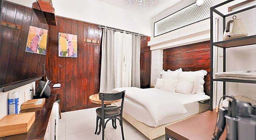 February Boutique Hotel Hwanggeum