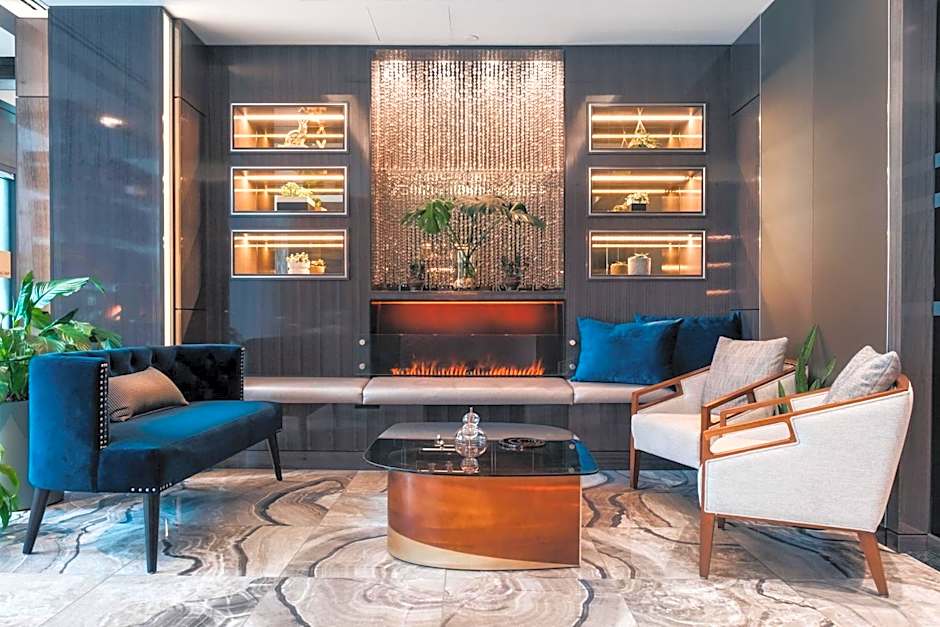 Paradox Hotel Vancouver 