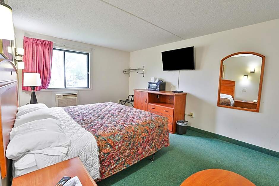 OYO Hotel Pipestone MN, Canterbury Park