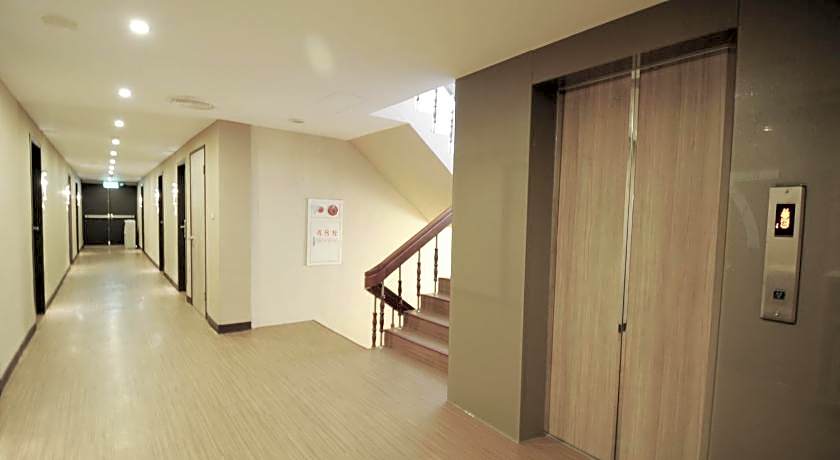 The Riverside Hotel Hengchun