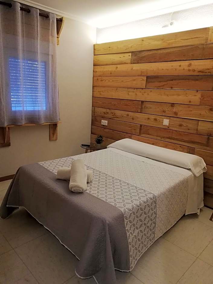 Photo 1 of 5 of 1 Double Bed