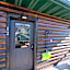 Bison Lodge - Lg Home - 2 bedrooms - less than 5 miles to Yellowstone North Entrance, Sleeps up to 8