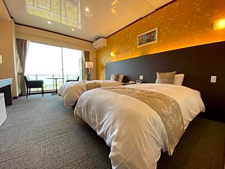 Standard Twin Room with Sea View