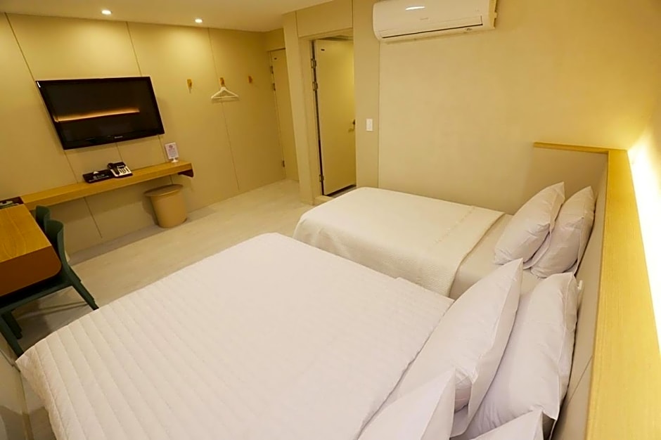 Chuncheon Pine Tree Hotel