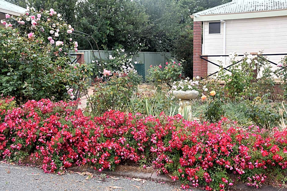 Mount Barker Valley Views Motel & Chalets, Western Australia