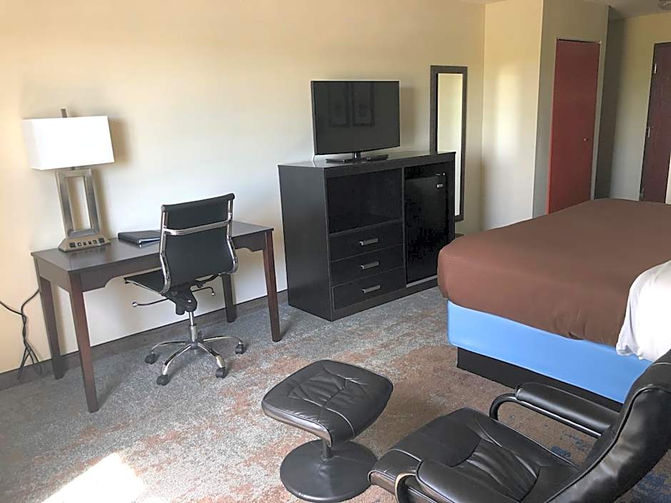 AmericInn by Wyndham Maquoketa