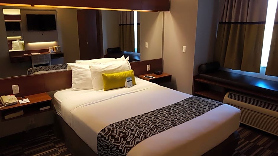 Microtel Inn & Suites By Wyndham Bellevue