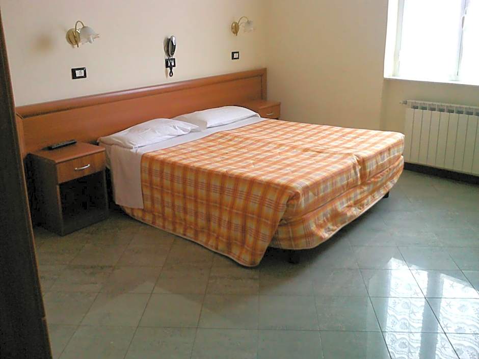 Serafino Liguria Hotel