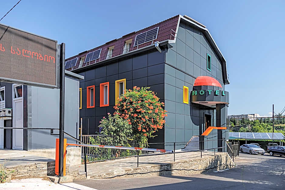 Route Hotel