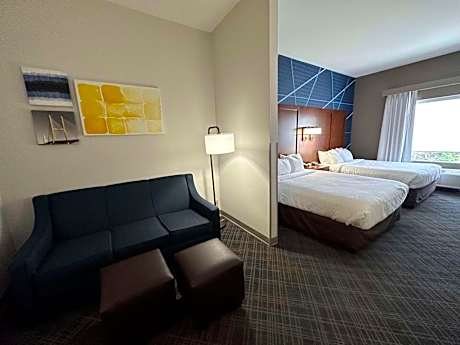 Queen Suite with Two Queen Beds - Non-Smoking