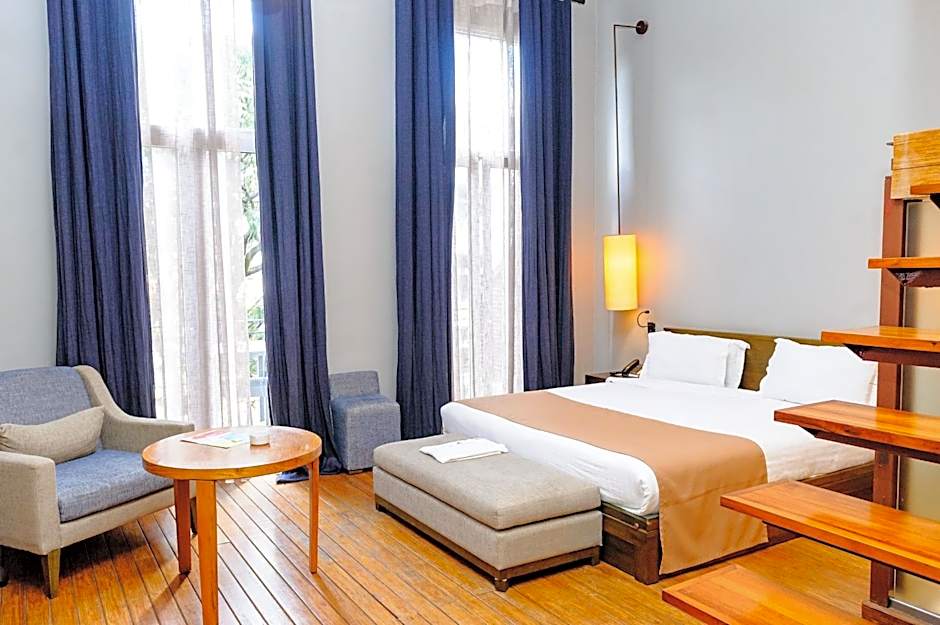 Le Louvre Hotel & Spa