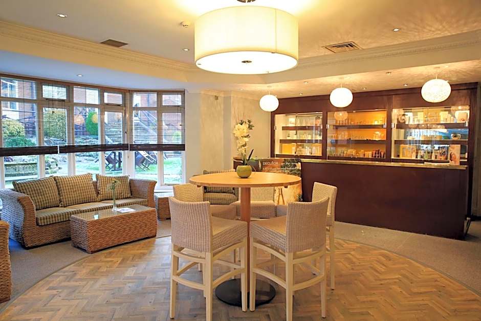 Hogs Back Hotel & Spa