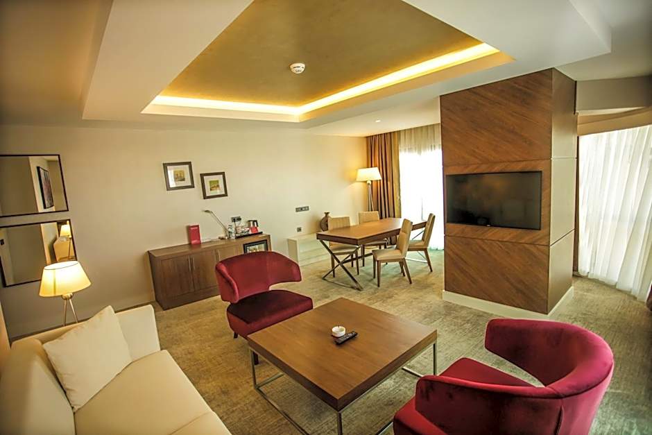 Photo 1 of 4 of Business Deluxe 1 King Bed, Smoking