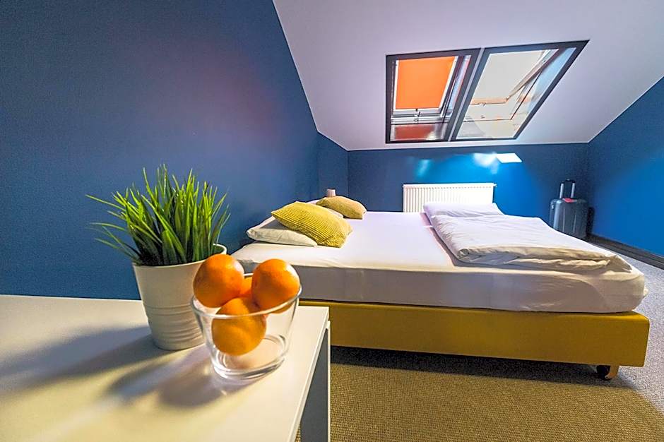 Hello Hostel & Apartments