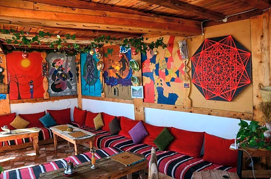 Tayought Surf House