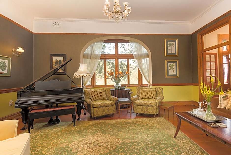 Royston Hall Historical Guesthouse