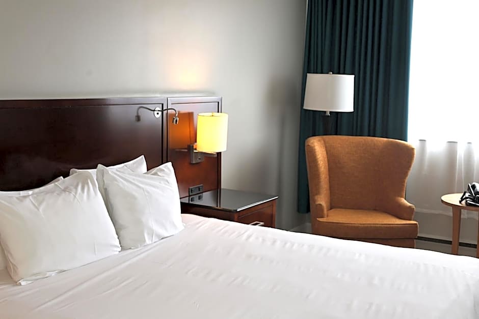 Travelodge Hotel & Convention Center by Wyndham Quebec City