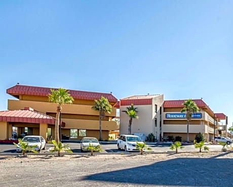 Rodeway Inn & Suites