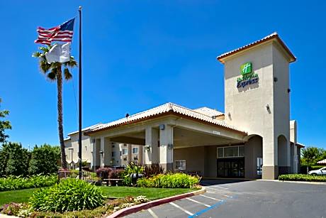 Holiday Inn Express Madera By IHG