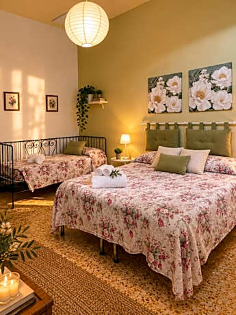 Triple Room with Shared Bathroom