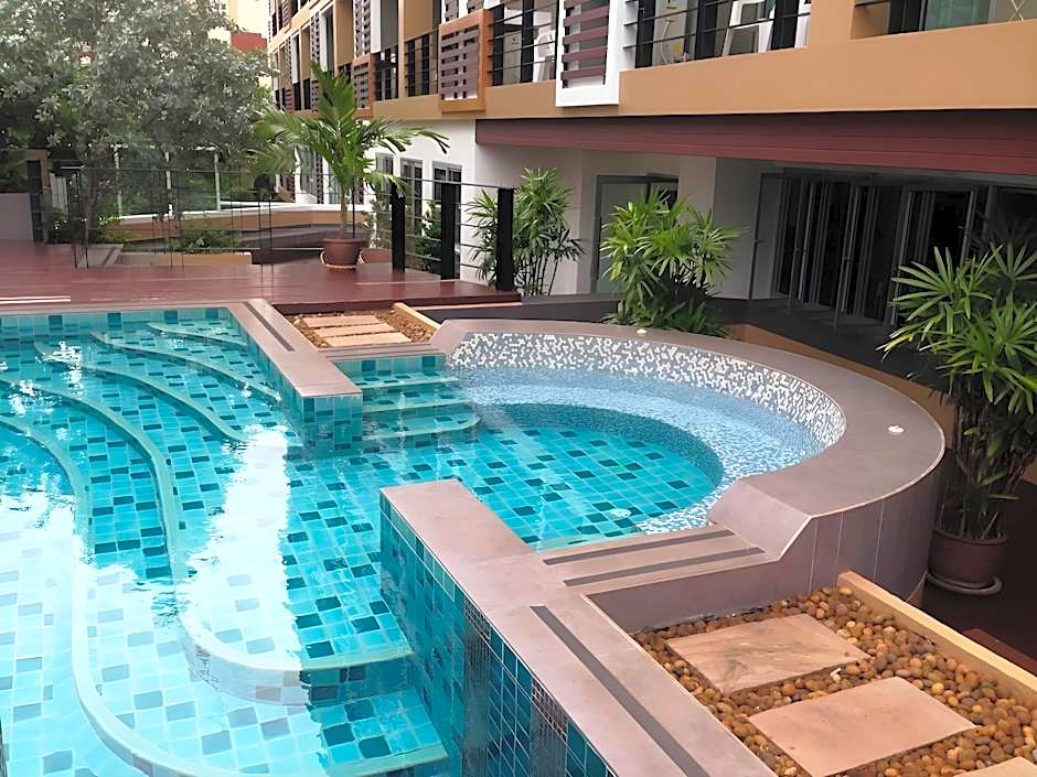 August Suites Pattaya