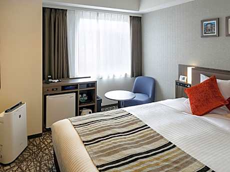 Eco Plan, Standard Queen, Non-Smoking, Housekeeping is Optional with Additional Cost