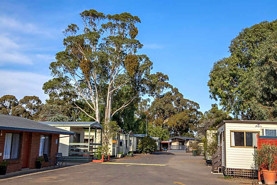 Golden Country Motel and Caravan Park