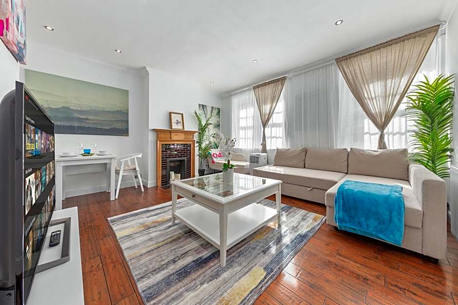 London Knightsbridge Sloane Pavilion Road Chelsea 5 mins walking to hyde Park and Harrods