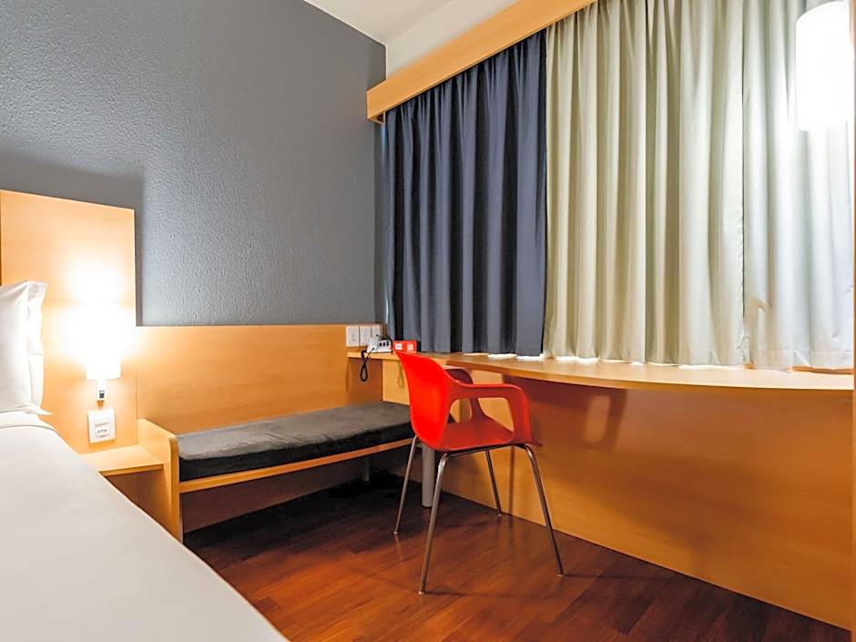 Ibis Joinville
