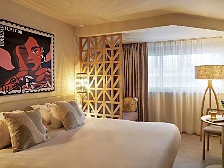 Classic Triple Room with One Double and One Single Beds - City View