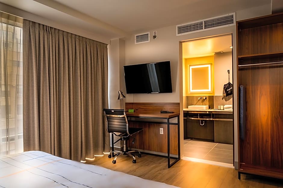 La Quinta by Wyndham Time Square South