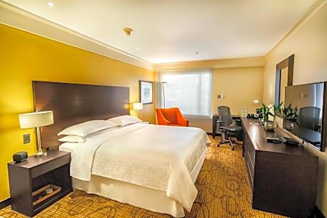 Superior King Room - High Floor/Club Access