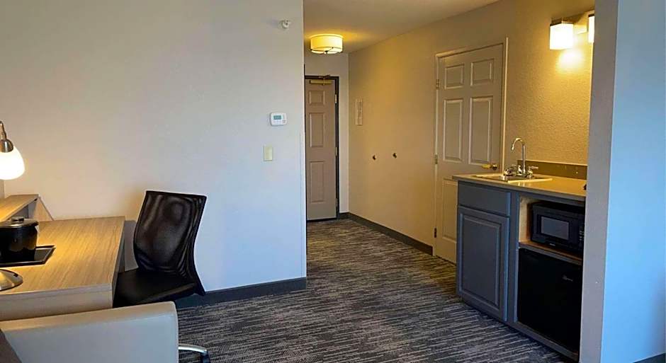 Country Inn & Suites by Radisson, Galena, IL