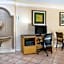 La Quinta Inn & Suites by Wyndham Tampa Bay Airport