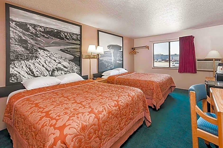 Photo 1 of 11 of Super 8 by Wyndham Glendive
