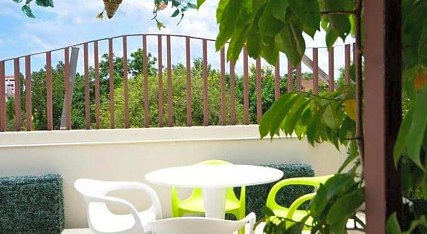 Good Night Cha-am Minitel