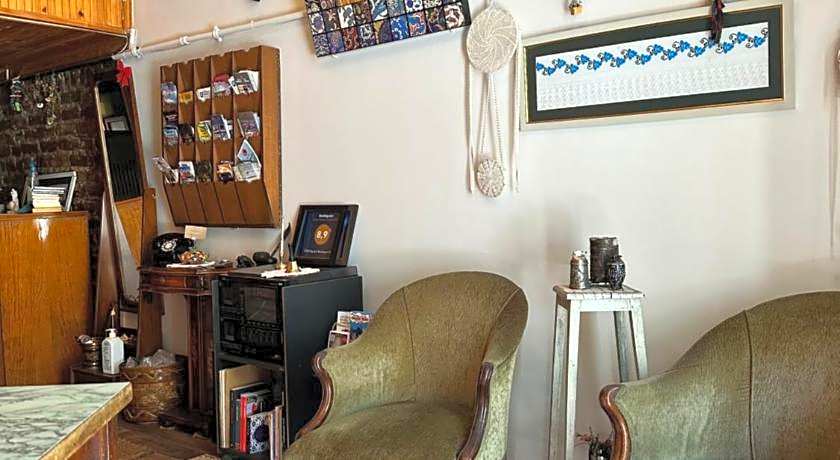 Tom Square Boutique Hotel