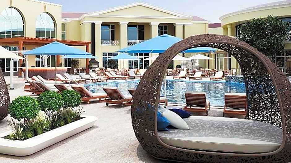 Millennium Lakeview Hotel