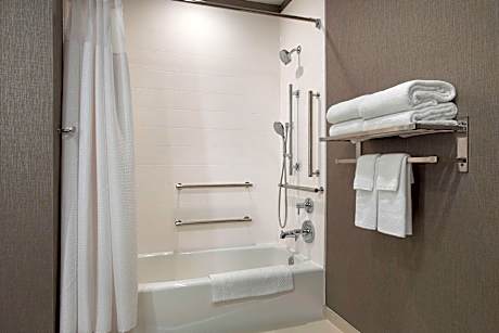 Suite, 2 Double Beds (Mobility/Hearing Accessible, Tub)