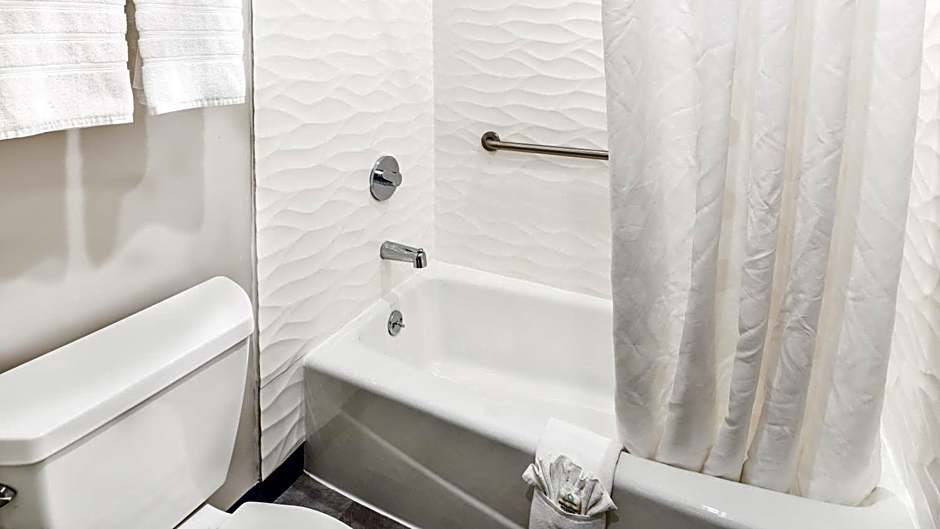 Hollywood Inn Suites Hotel