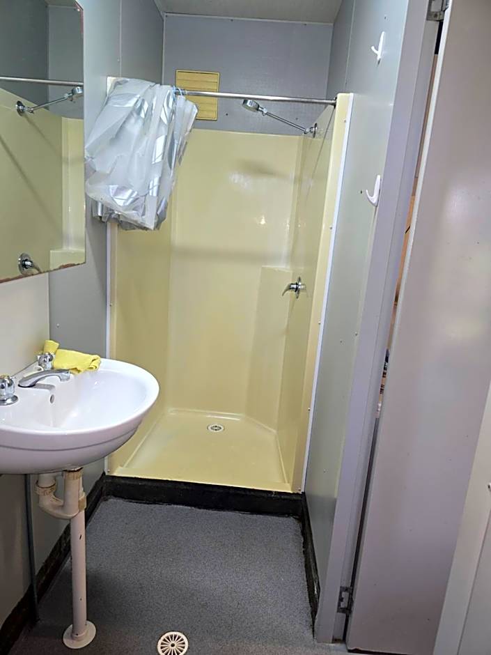 Narangba Motel (formerly Brisbane North B&B and Winery)