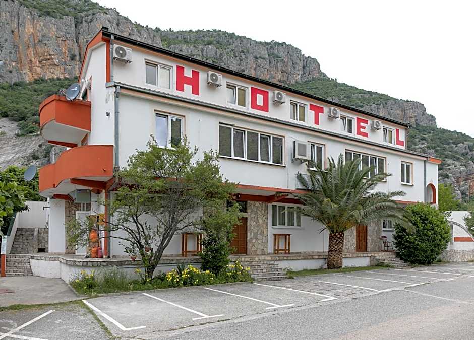 Hostel Izvor